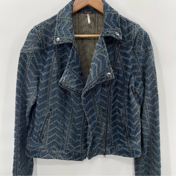Free People Punched Denim Moto Herringbone Blue Jean Jacket Size 6 - Picture 11 of 16